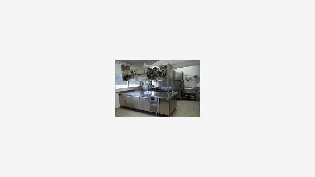 Cède boulangerie pâtisserie bien placée en Aude