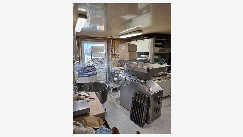 Cède boulangerie de 130m² en Isère ville dynamique