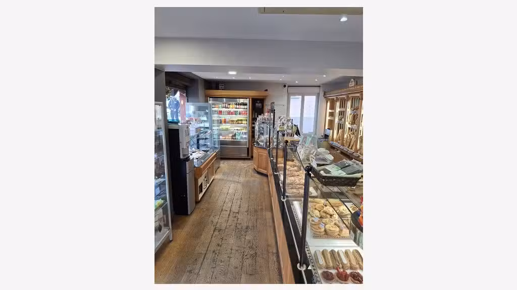 Cède boulangerie de 130m² en Isère ville dynamique