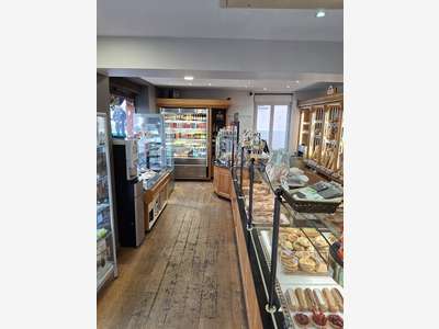 Cède boulangerie de 130m² en Isère ville dynamique