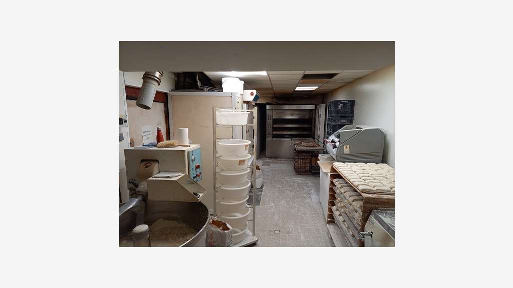AV boulangerie super emplacement proche marché 38