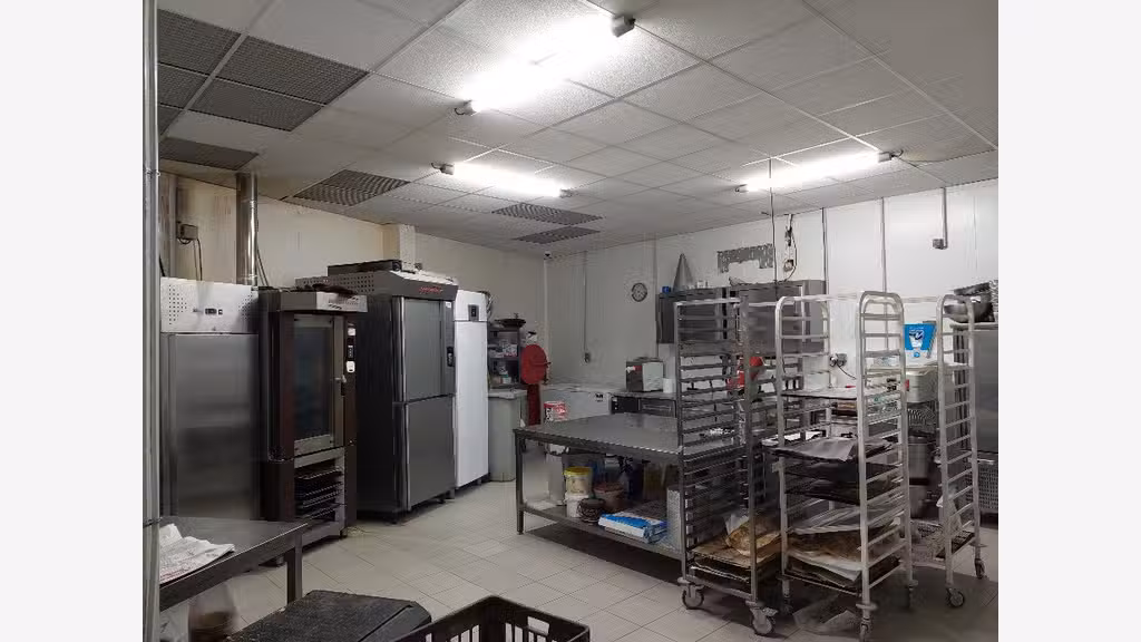Vente superbe création en centre commercial Jura