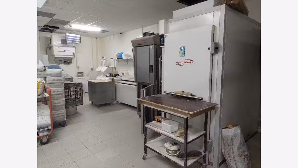 Vente superbe création en centre commercial Jura