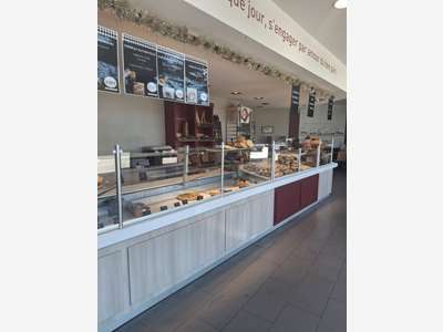 Vente boulangerie en zone commerciale dans le Jura