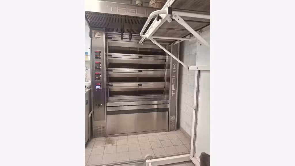 AV boulangerie commune à fort pouvoir d'achat 42