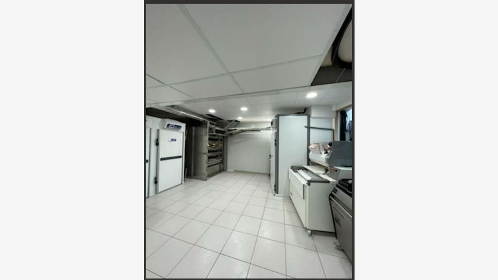 AV boulangerie dans cité de caractère 44