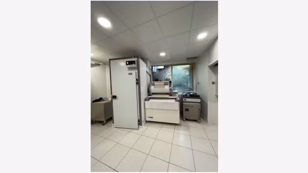 AV boulangerie dans cité de caractère 44