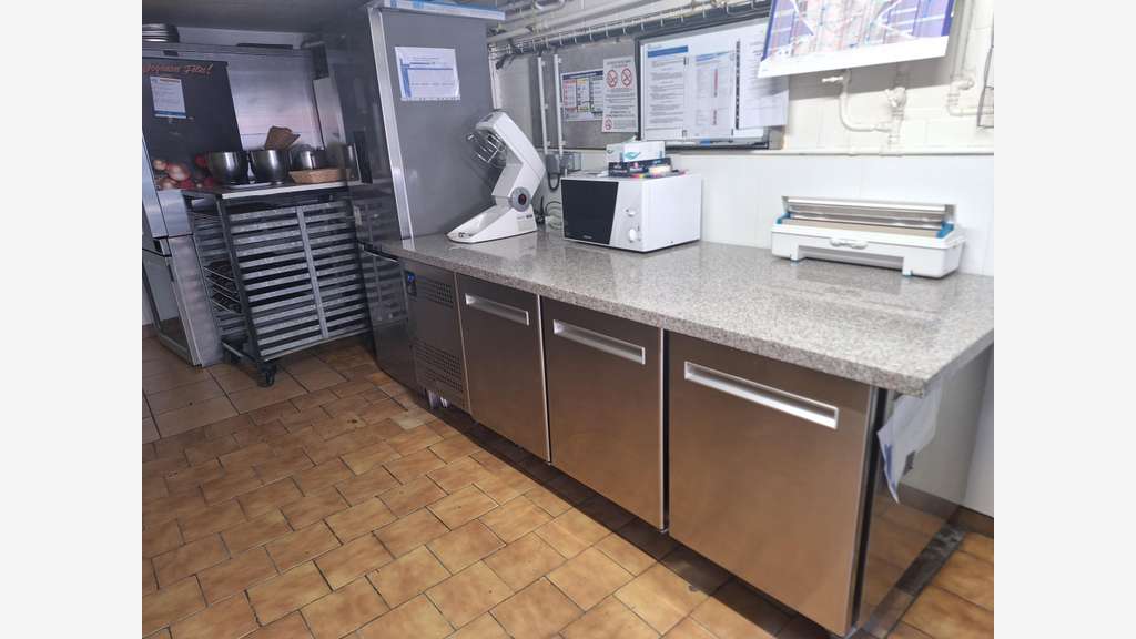 AV FDC snacking proche zone entreprises Loiret
