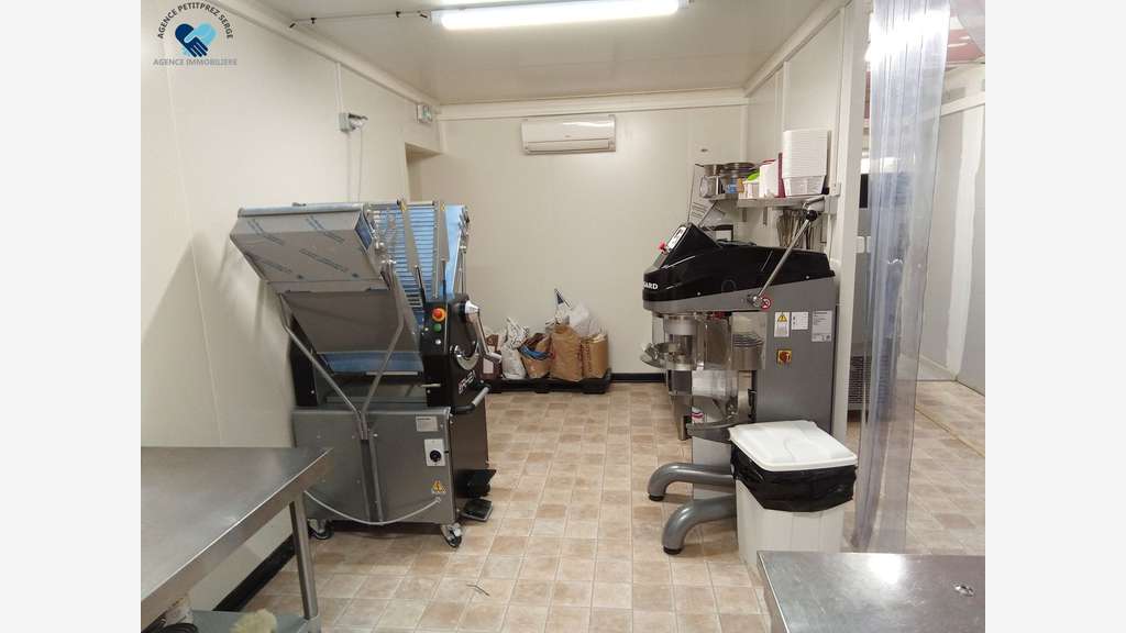 Vente boulangerie de 264m² à Lorp Sentaraille