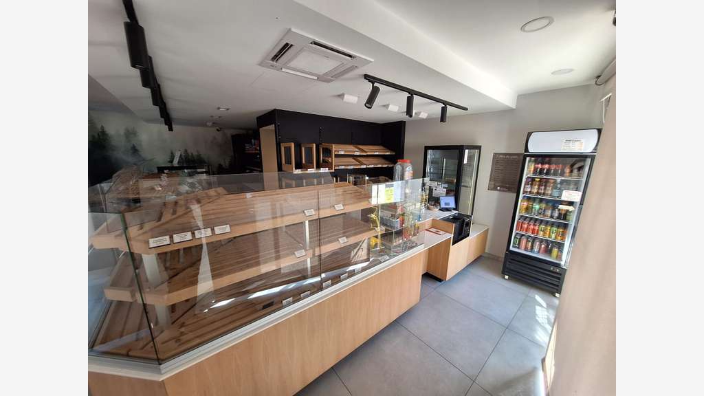 Boulangerie à vendre emplacement central Meuse