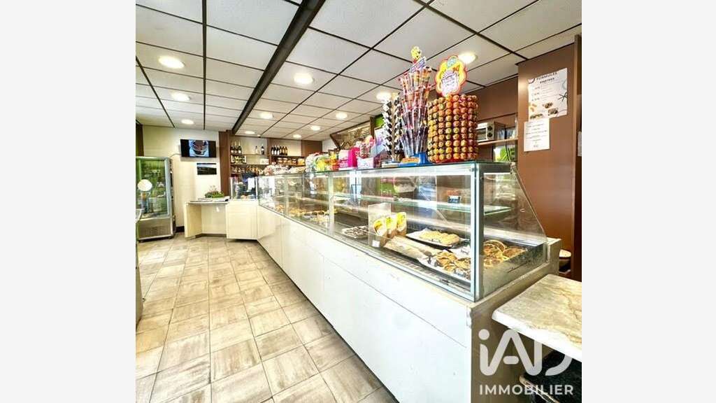 Vente boulangerie patisserie au centre de Nay