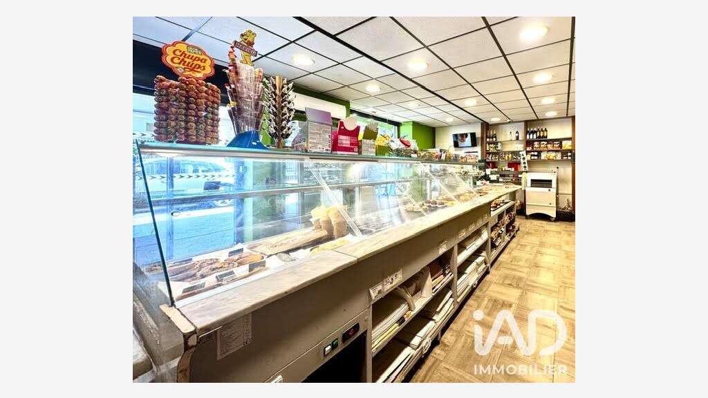 Vente boulangerie patisserie au centre de Nay