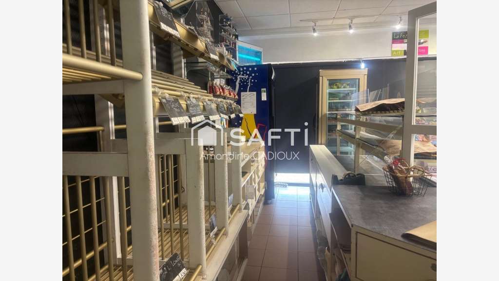 Cède boulangerie pâtisserie avec logt Picauville