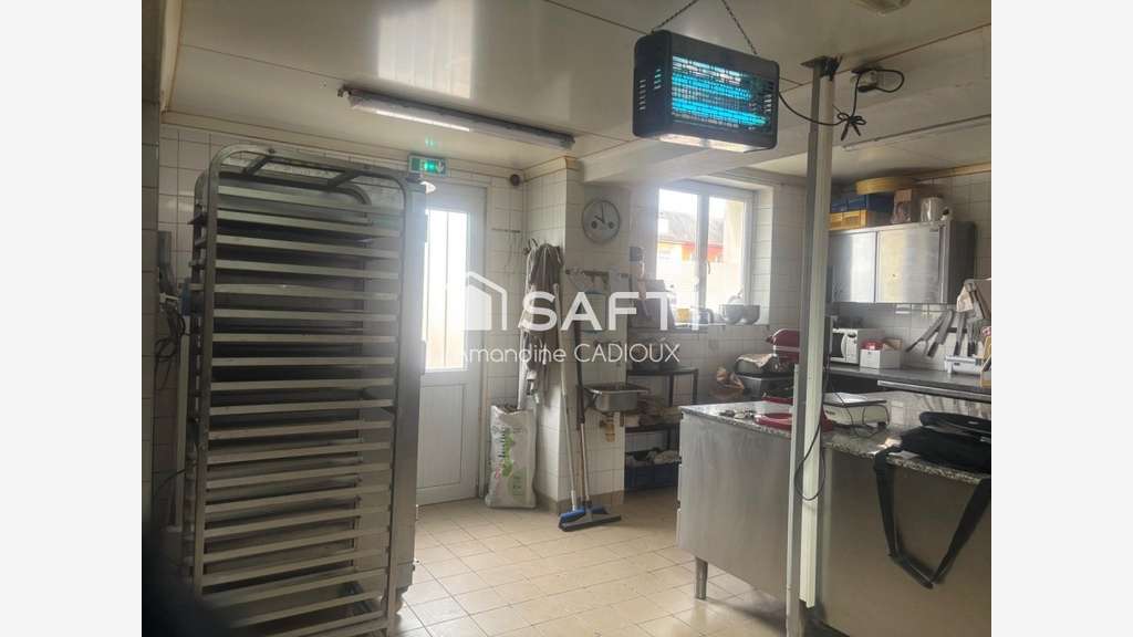 Cède boulangerie pâtisserie avec logt Picauville
