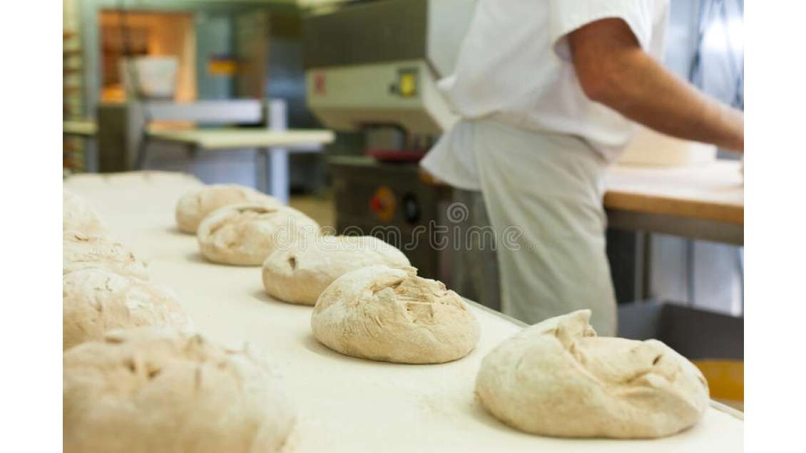 Vente boulangerie, village médiéval, Rhône