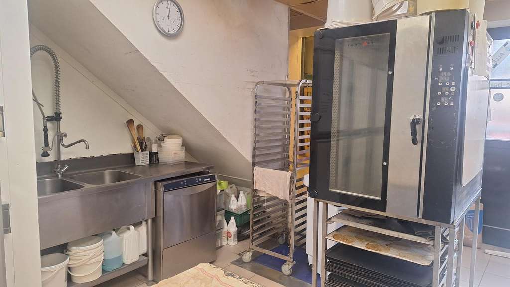 Vente seule boulangerie d'un village commerçant 69