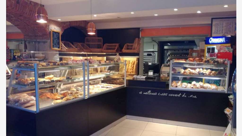 Vente seule boulangerie d'un village commerçant 69