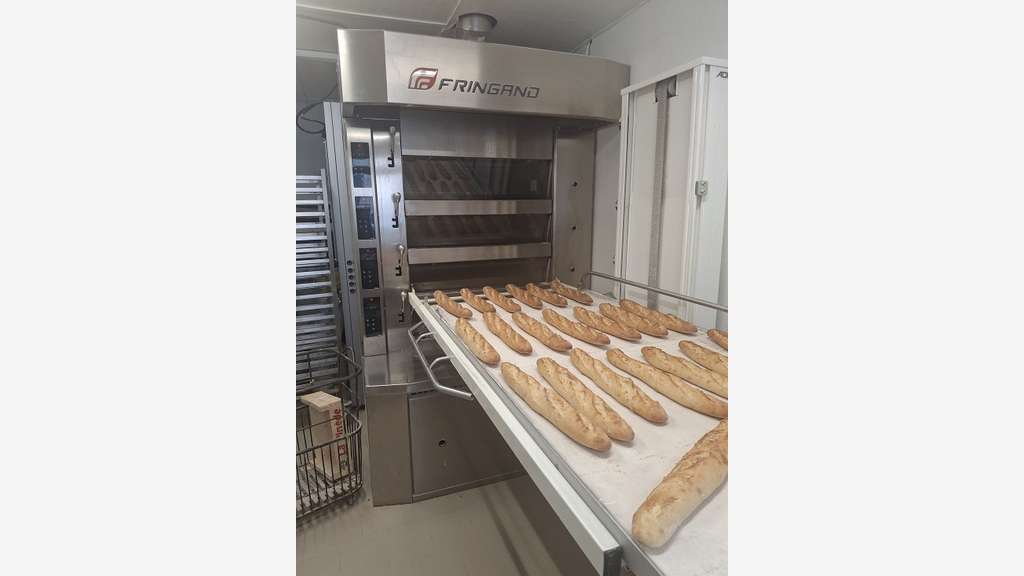AV  boulangerie, axe de passage Beaujolais