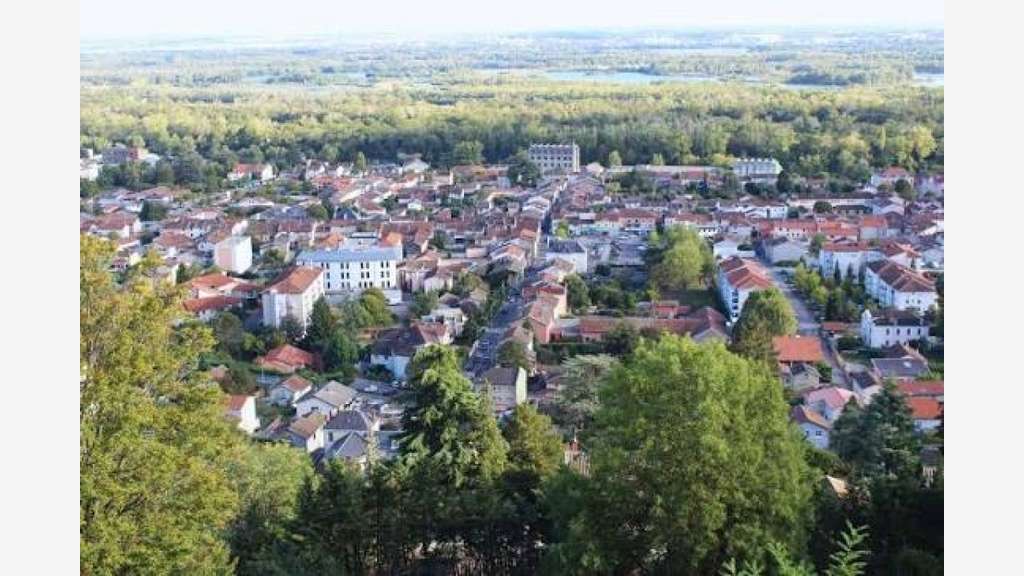 A VENDRE BELLE BOULANGERIE- EST LYONNAIS