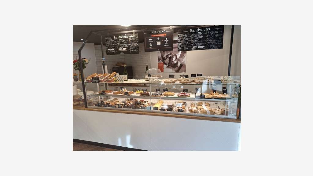 AV jolie boulangerie proche lac Aix les Bains 73