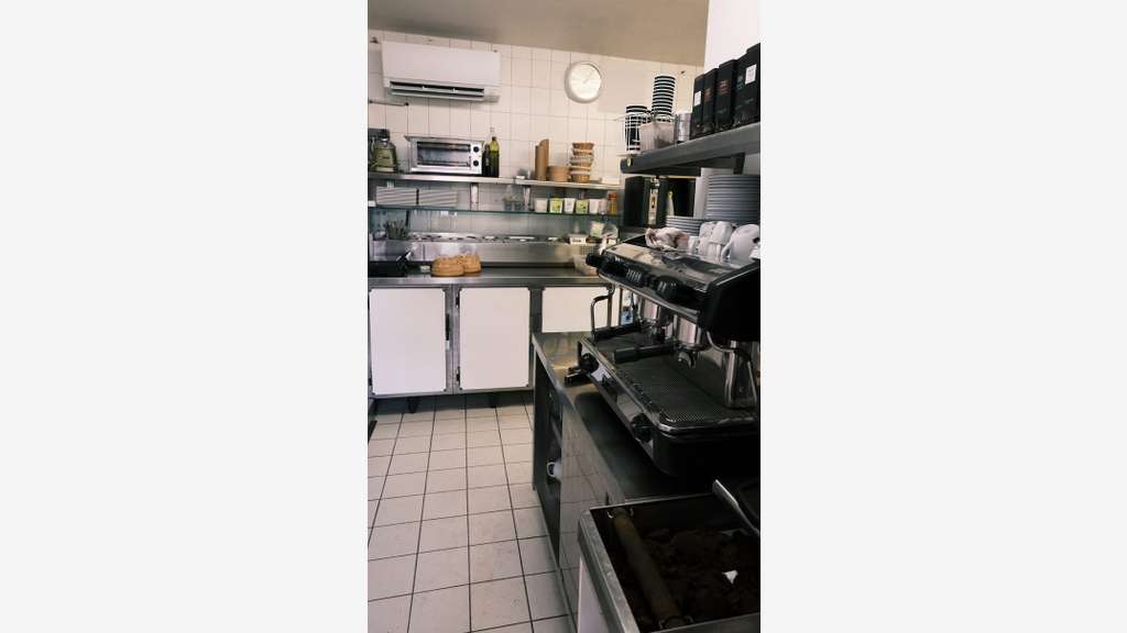 AV boulangerie dans village au coeur de la Savoie