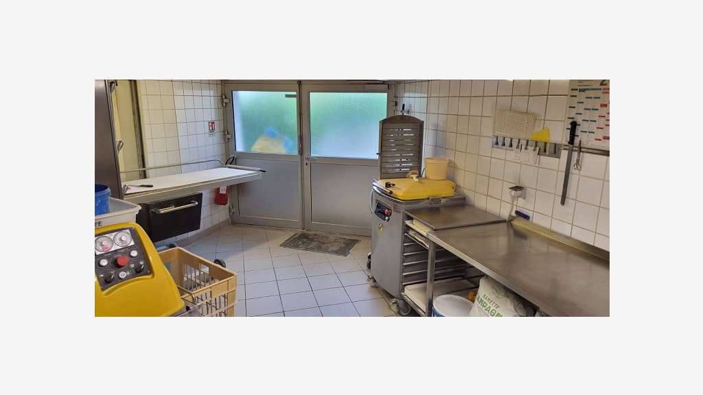 AV boulangerie dans village au coeur de la Savoie