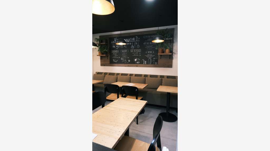 AV boulangerie dans village au coeur de la Savoie