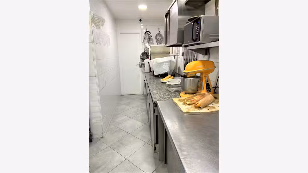 AV belle boulangerie de quartier angle de rue 93