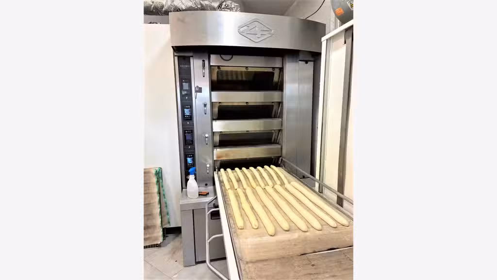 AV belle boulangerie de quartier angle de rue 93