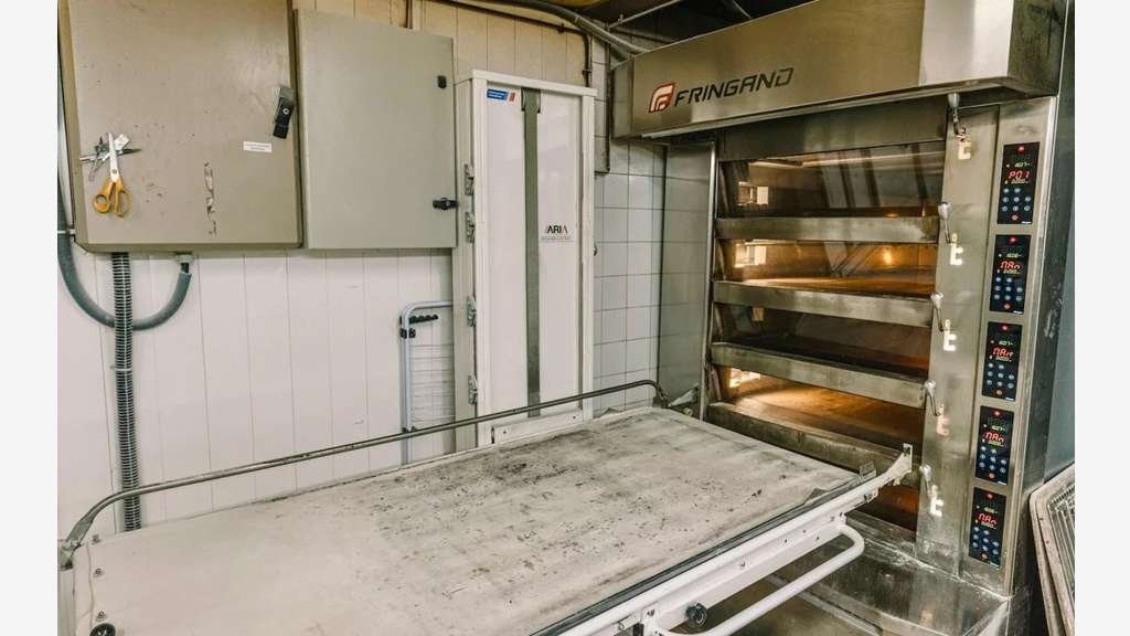 Vente boulangerie pâtisserie snack à Bozel