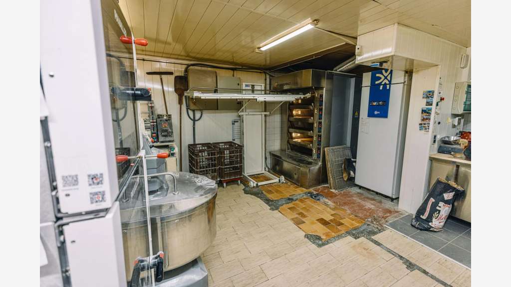 Vente boulangerie pâtisserie snack à Bozel