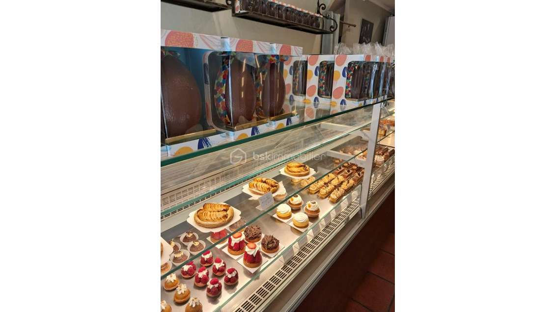 Vente pâtisserie en centre-ville de Valbonne