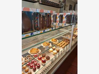 Vente pâtisserie en centre-ville de Valbonne