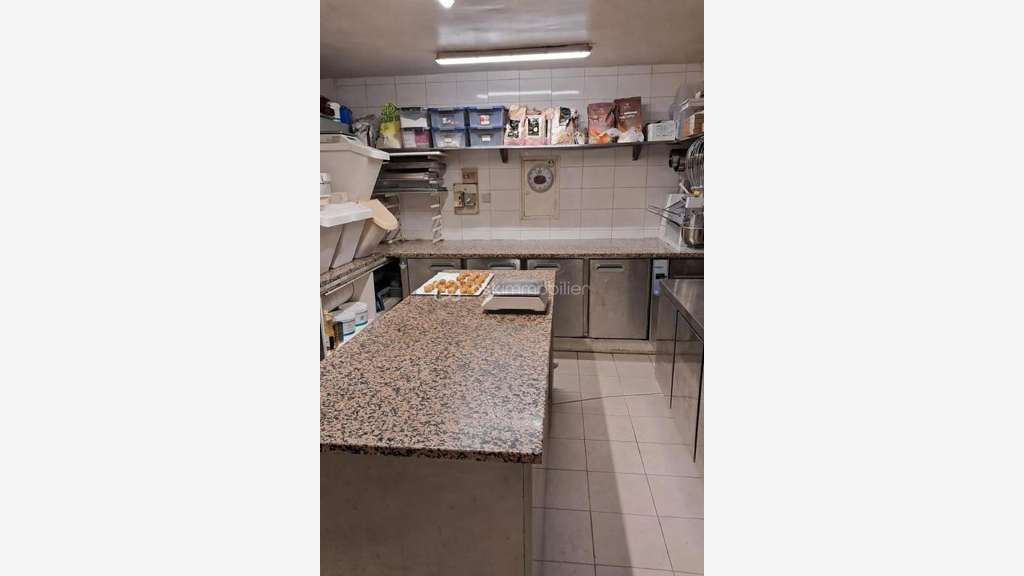 Vente pâtisserie en centre-ville de Valbonne
