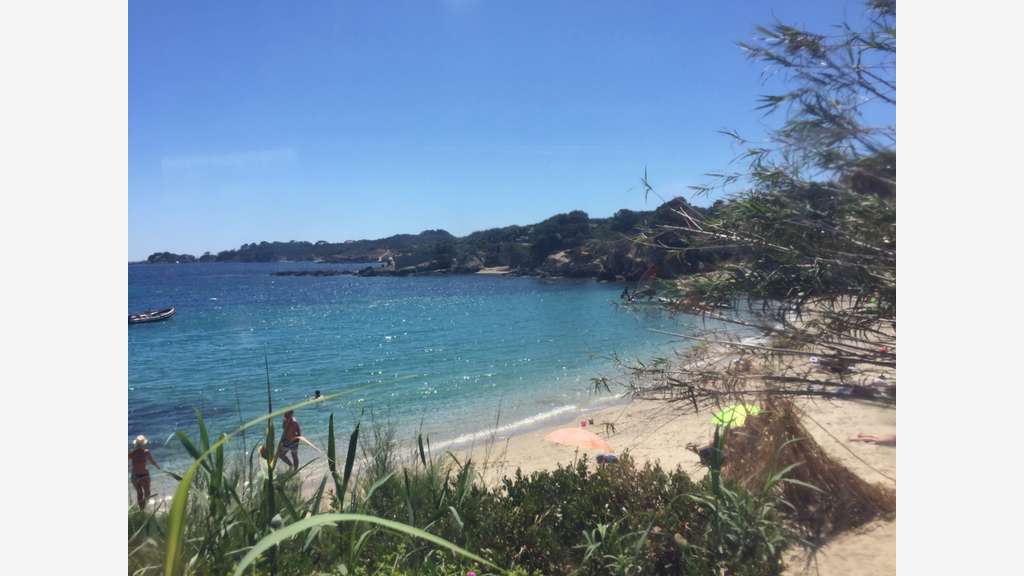 Affaire saisonnière en angle Golfe de Saint-Tropez
