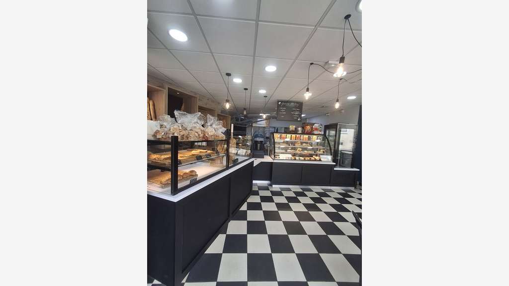 AV 2 boulangeries avec aucun travaux à prévoir 89