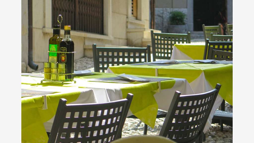 Vente brasserie L4 face à l'étang de Berre (13)