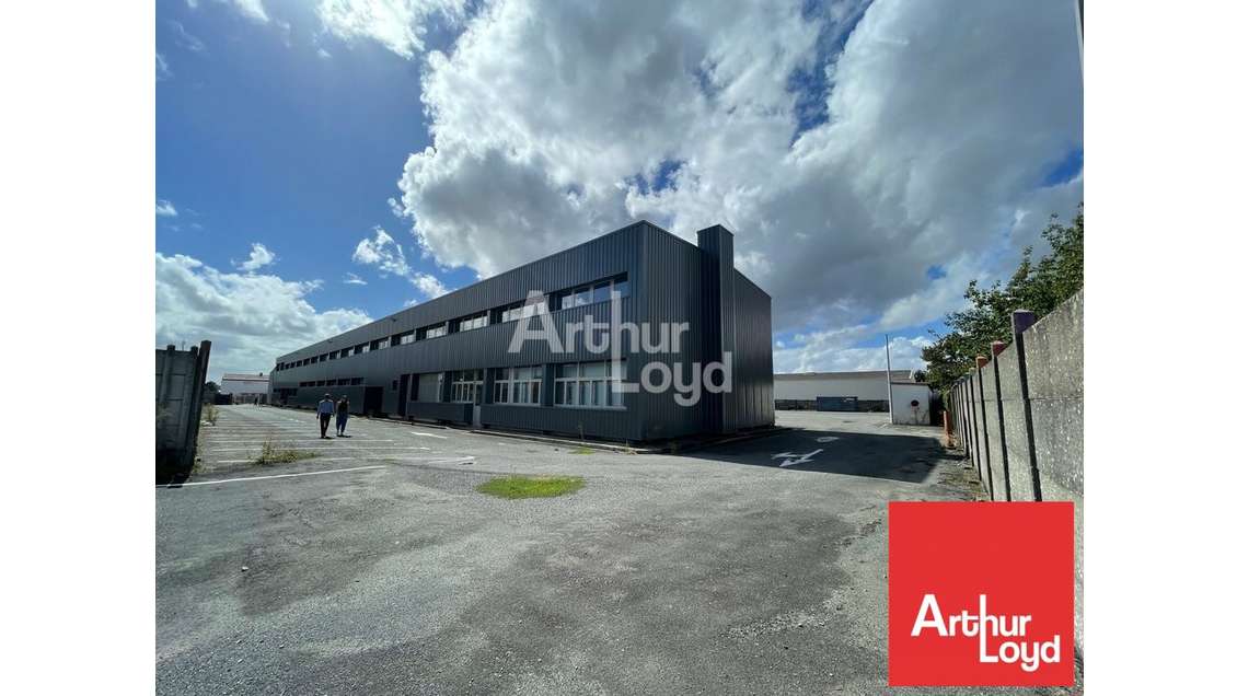 Loue bureaux de 1022m² à Niort zone Saint Liguaire