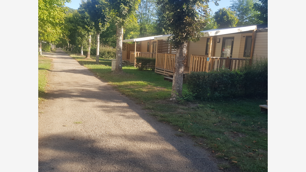 Vente camping en bord de rivière en Dordogne