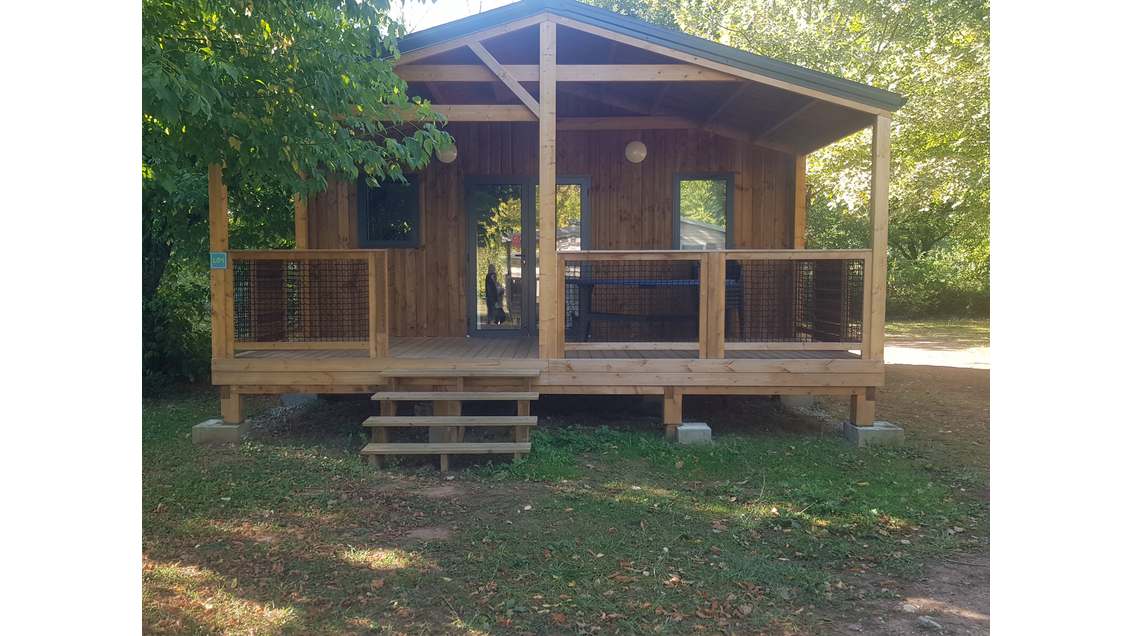 Vente camping en bord de rivière en Dordogne