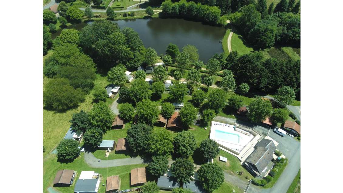 AV murs et fonds camping*** en très bon état!