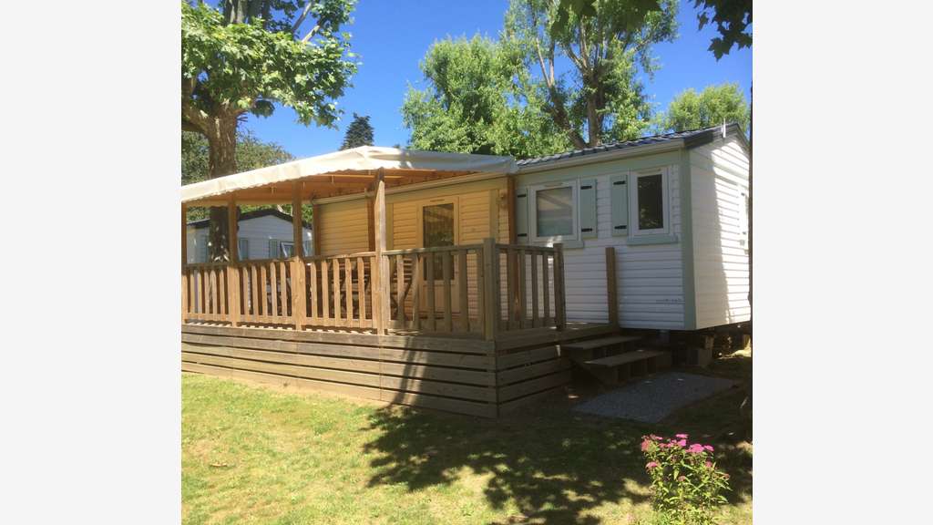 AV murs et fonds camping*** en très bon état!