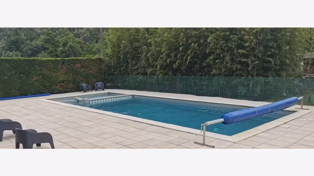 Vente beau camping bordure de rivière en Occitanie