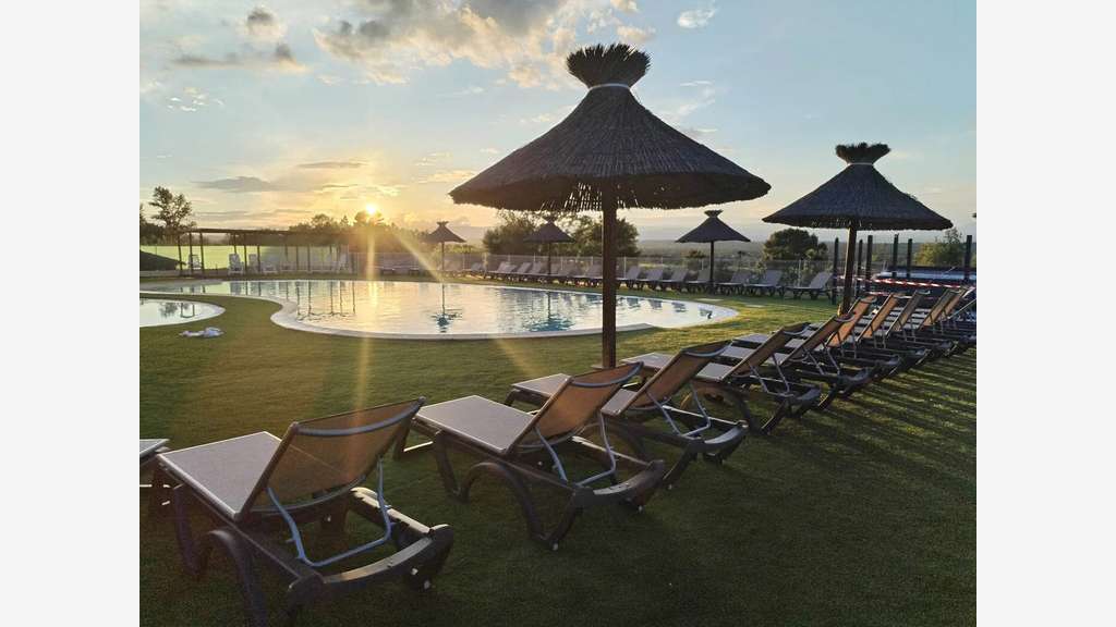 Vente village de vacances 50 hébergements Ardèche