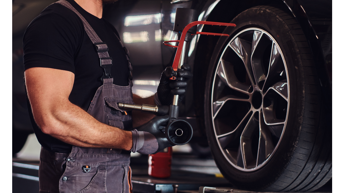 AV centre montage pneumatiques libre d'enseigne 73