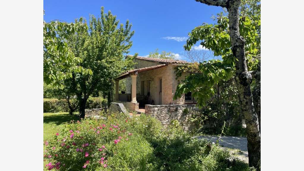 SUPERBE COMPLEXE DE GITES, CABANES, ET INSOLITES