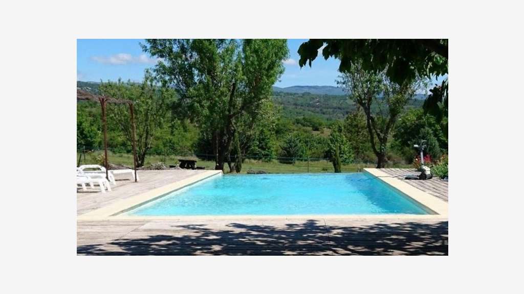 SUPERBE COMPLEXE DE GITES, CABANES, ET INSOLITES