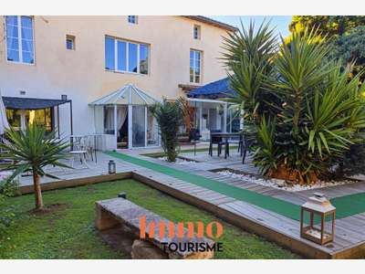 Propriété chambres d'hôtes et piscine blaye