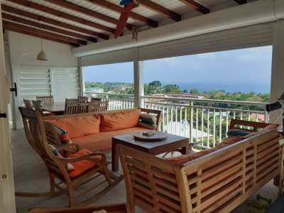 AV villa 3 chambres + 4 gîtes à vendre Basse Terre
