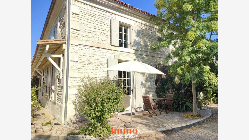 Vente Propriété charentaise avec 2 gîtes Frontenay